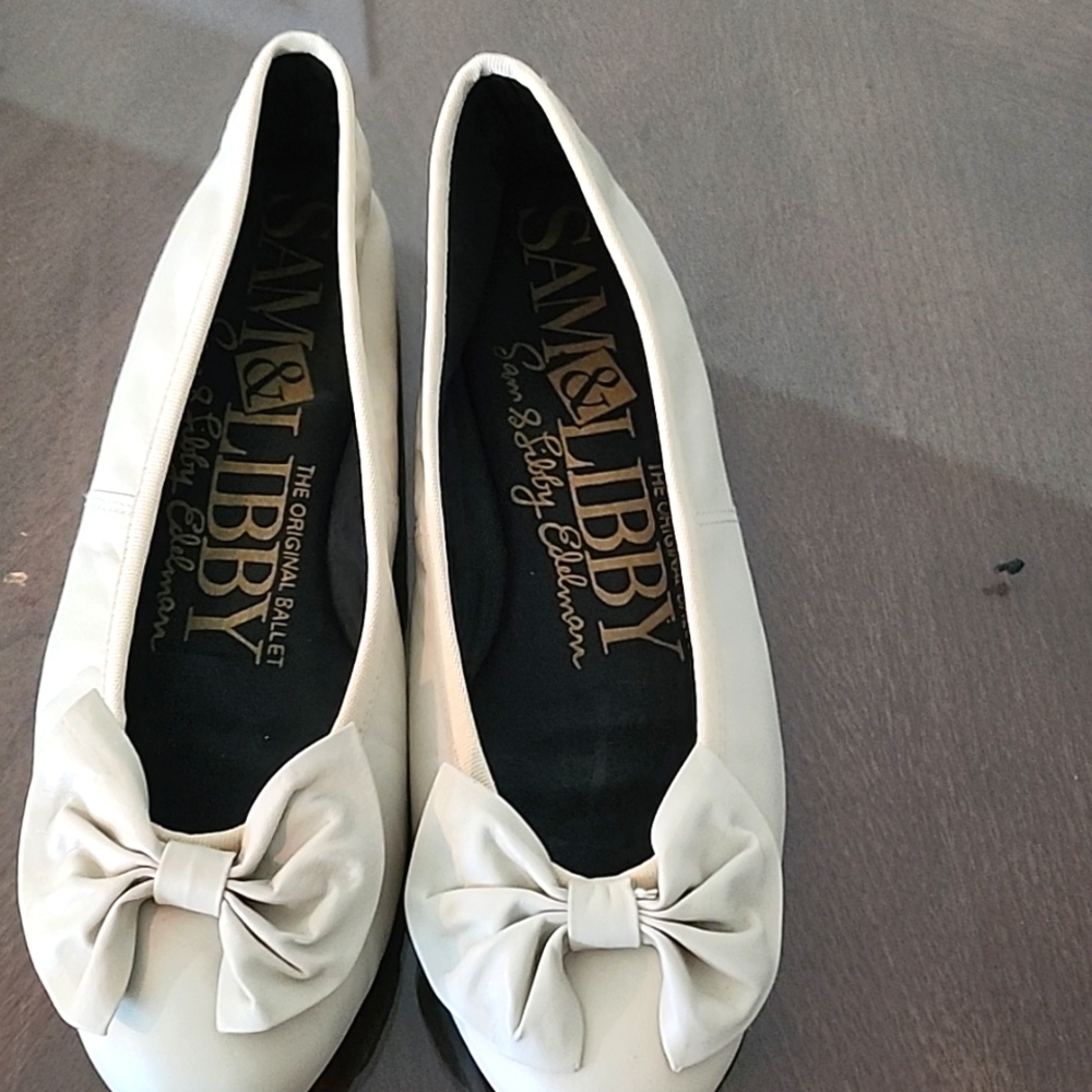 Sam & Libby Ballet Flat size 8 like new bone/cream color